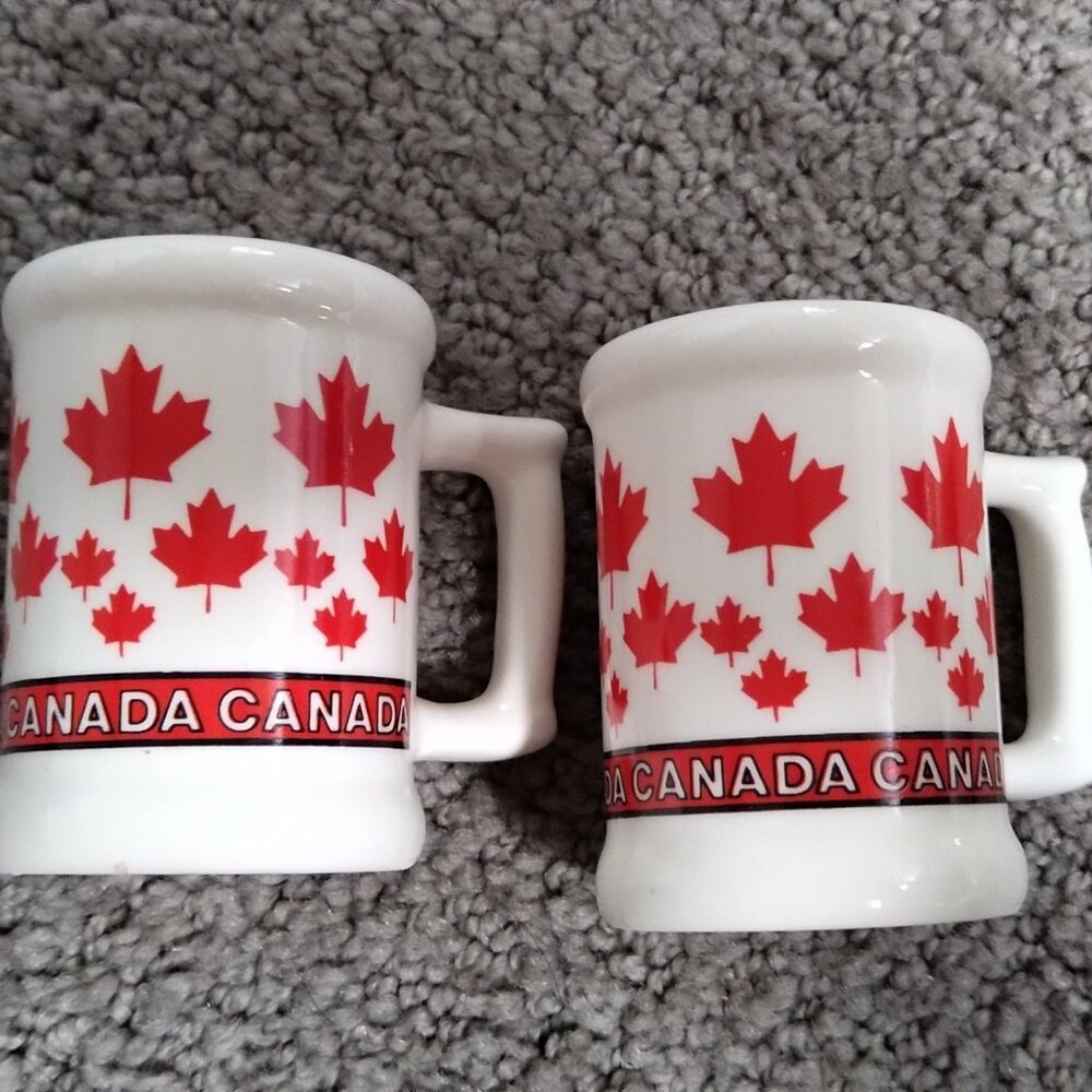 Canada Salt and Pepper Shakers